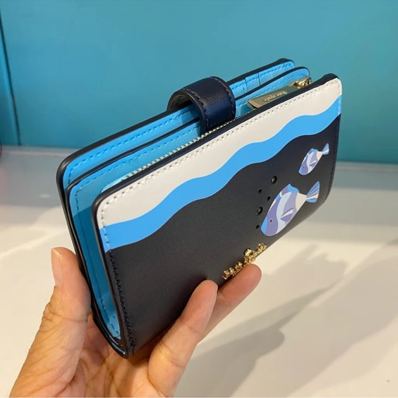 Kate Spade “Ocean Fish” Medium Compact Wallet – Blue Multi 🐠
NWT | MSRP $229 - Picture 6 of 7